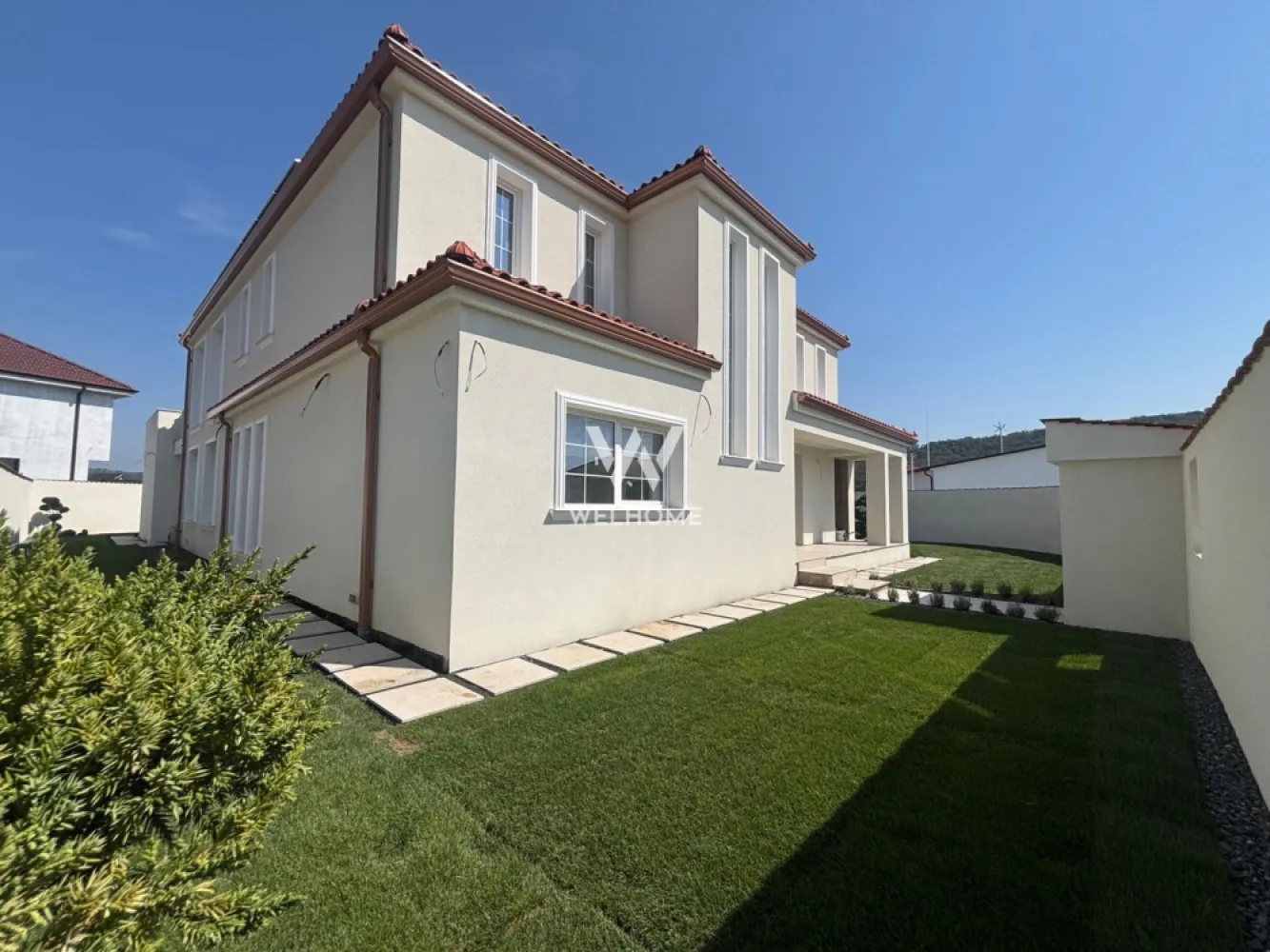 Vila EXCLUSIVISTA cu Piscina, Garaj si 3 Terase