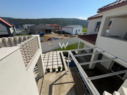 Vila EXCLUSIVISTA cu Piscina, Garaj si 3 Terase