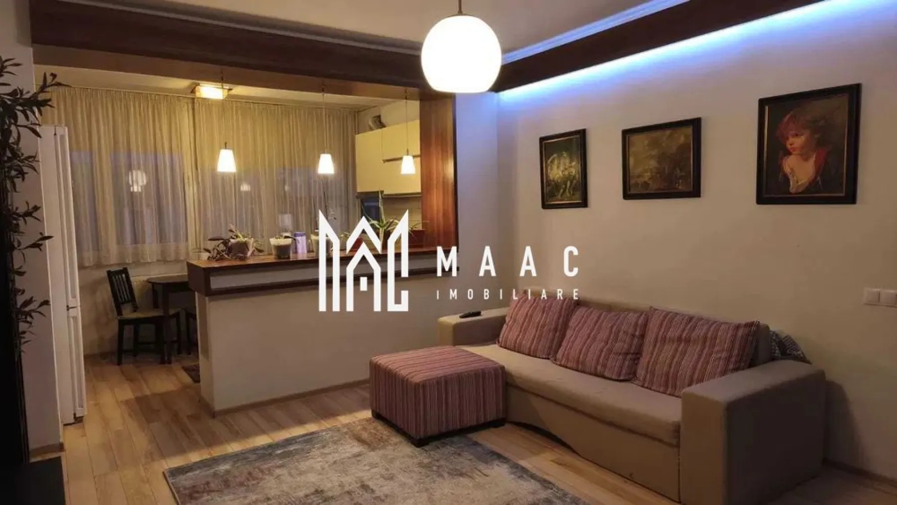 Apartament 2 camere | Loc de parcare | Calea Dumbrăvii - MAAC Imobiliare vă propune spre închiriere un apartament modern cu 2 camere, situat într-o zonă foarte apreciată din Sibiu – Calea Dumbrăvii, la intersecția cu Strada Siretului, la doar câteva minute de Parcul Sub Arini.

Poziționat într-un cartier liniștit, construit în 2008, imobilul beneficiază de o zonă de acces și o casă a scării spațioase și foarte bine întreținute.

Apartamentul are o suprafață utilă de 54 mp și oferă o compartimentare practică, fiind complet mobilat și utilat.

Compartimentare: living luminos cu bucătărie open-space, dormitor, baie generoasă, hol, debara -utilă pentru depozitare.

Oferta include un loc de parcare privat, un avantaj important în zonă.

Se percepe garantie in cuantumul unei chirii lunare. 

Accesul la transportul în comun este excelent, iar Parcul Sub Arini la doar 500 m.

Pentru mai multe detalii precizati telefonic ca ati vazut anuntul cu ID: CP2822879