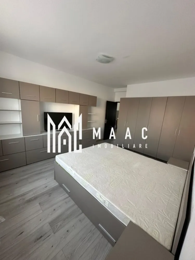 Apartament 2 camere | Decomandat | Mobilat și utilat | Etaj 2/3 | Arhitectilor - Maac Imobiliare prezintă spre vânzare un apartament cu 2 camere, decomandat, situat în cartierul Arhitecților Proprietatea este amplasată la etajul 2 din 3 al unui imobil construit în anul 2016, cu o suprafață utilă de 50 mp, la care se adaugă un balcon de 4 mp. Apartamentul se vinde complet mobilat și utilat, exact cum se vede în fotografii, fiind ideal atât pentru locuință personală, cât și pentru investiție. Blocul este izolat termic și se află într-o zonă liniștită, cu acces facil către supermarketuri și alte puncte de interes. În preț este inclus și un loc de parcare privat, situat în fața blocului. Se acceptă și credit ipotecar Pentru mai multe informații, vă rugăm să menționați ID-ul anunțului CP2491076 }}