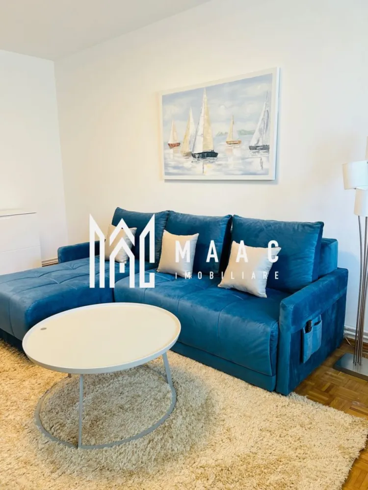 Apartament 3 camera | Renovat | Modern | Balcon | Central - MAAC Imobiliare propune atentiei dumneavoastra un apartament cu 3 camere renovat, complet mobilat si utilat, in zona Centrala/ Milea (la 5-7 minute de inima orasului Sibiu - Piata Mare). Locuinta este situata la etajul 2/4 si este alcatuita din 2 dormitoare , living, bucătărie , baie si balcon. Mmobilat în întregime cu mobila nouă, iar bucatarie are toate electrocasnicele noi. Apartamentul dispune de 2 televizoare și mașina de spălată haine nouă. Din living se iese într-un mic balcon. Apartamentul este bine izolat și dispune de încălzire cu centrala proprie. Conexiune la internet prin RCS/ RDS contra cost. Finisaje si mobilier de calitate buna, ambient placut. Se percepe o chirie in avans si garantie in cuantumul unei chirii lunare. Se inchiriaza pe o perioada de minim 12 luni. Nu se accepta cu animale de companie. Pentru mai multe detalii sau pentru a programa o vizionare, va rugam specificati telefonic ID: CP2612158 }}