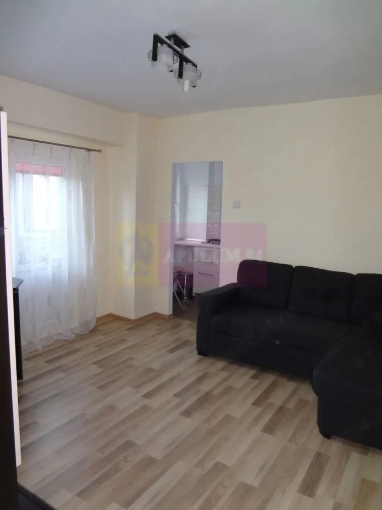 Garsoniera Calea Crangasi langa parc si lac etj 3 bloc 1986 - Agentia Imobiliara Apulum 94, va ofera spre vanzare o garsoniera in Crangasi.
Este pozitionata chiar pe Calea Crangasi in fata parcului si lac cu vedere pe spate ( este liniste)
8 minute pana la metrou si tramvai 41

Se vinde mobilata si utilata complet (combina frigorifica Samsung, masina spalat Indesit, Aer C Nordstar) mutare imediata sau posibilitate inchiriere rapida (zona este f cautata).
Balcon inchis cu termopan.

Blocul este termoizolat de primarie (lucrare de calitate )

In apropiere supermarketuri multe si piata.
Suprafata utila 27 mp
Intretinere mica