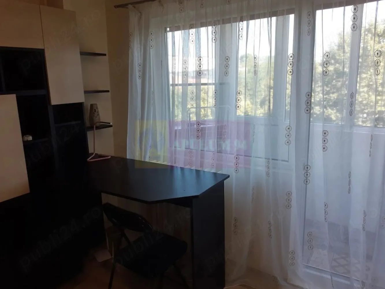 Garsoniera Calea Crangasi langa parc si lac etj 3 bloc 1986 - Agentia Imobiliara Apulum 94, va ofera spre vanzare o garsoniera in Crangasi.
Este pozitionata chiar pe Calea Crangasi in fata parcului si lac cu vedere pe spate ( este liniste)
8 minute pana la metrou si tramvai 41

Se vinde mobilata si utilata complet (combina frigorifica Samsung, masina spalat Indesit, Aer C Nordstar) mutare imediata sau posibilitate inchiriere rapida (zona este f cautata).
Balcon inchis cu termopan.

Blocul este termoizolat de primarie (lucrare de calitate )

In apropiere supermarketuri multe si piata.
Suprafata utila 27 mp
Intretinere mica