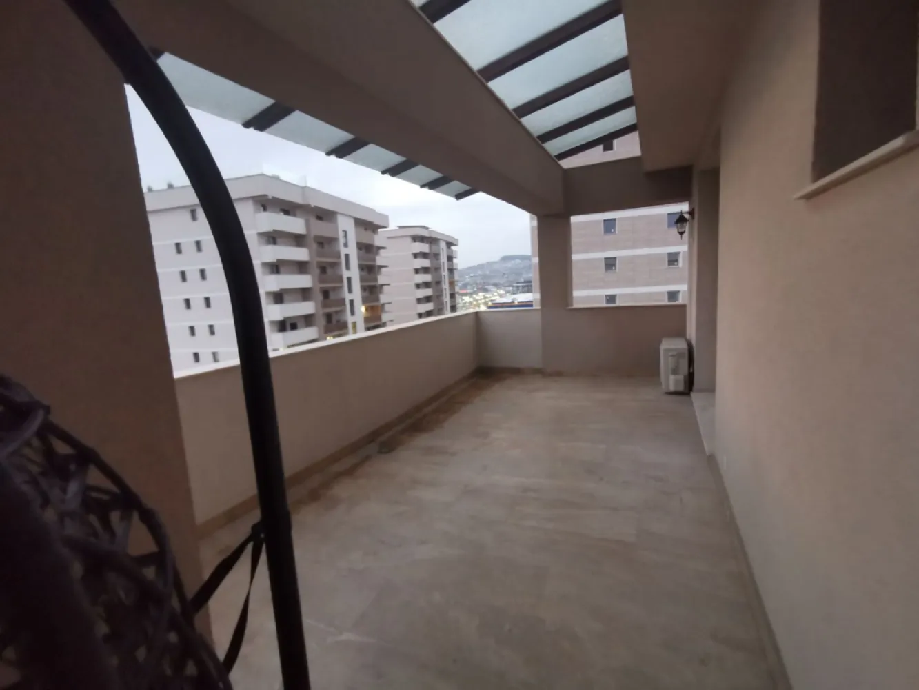 Penthouse , zona Isu