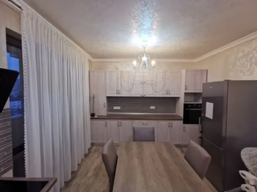 Penthouse , zona Isu