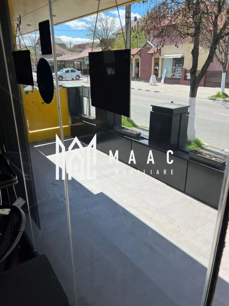 Spatiu comercial | Preluare afacere | Shaormerie - MAAC Imobiliare vă propune spre preluare o afacere tip fast-food / shaormerie complet funcțională, pregătită pentru continuarea activității imediat, fără investiții suplimentare.

Locația este situată pe strada Mihai Viteazu, în zona „La Mese” – Nord, într-un punct cu vad comercial deja format și cunoscut publicului ca fosta Shaormerie Basarab. Spațiul beneficiază de o poziționare foarte bună, trafic intens și vizibilitate excelentă.

Afacerea se predă complet utilată profesional, cu toate bunurile fixe necesare desfășurării activității, oferind posibilitatea începerii imediate a activității. Spațiul are o suprafață de aproximativ 50 mp și dispune de terasă pentru clienți, fiind amenajat modern, cu fațadă ventilată tip bond, ceea ce îi oferă un aspect comercial atractiv și profesionist.

Locația se preia în regim de chirie și reprezintă o oportunitate foarte bună pentru dezvoltarea unui business în domeniul fast-food, într-o zonă cu potențial și clientelă formată.

Pentru detalii suplimentare și vizionări:
MAAC Imobiliare.

ID: CP3106504