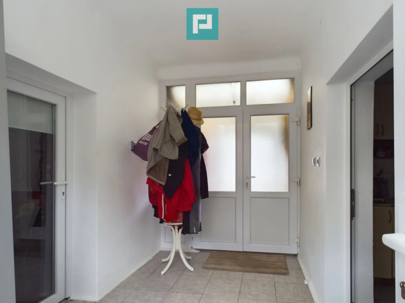 Casă cu 5 camere – Sântana centru, jud. Arad