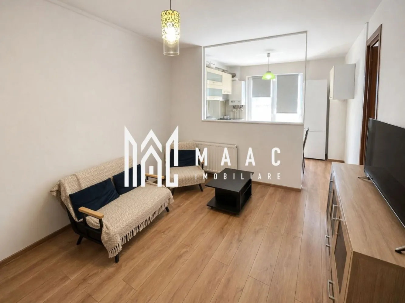 Apartament 2 camere I Magnolia I Parter I Mobilat I Parcare Inclusă - MAAC Imobiliare vă propune spre vânzare un apartament cu 2 camere, ideal atât pentru locuit, cât și pentru investiție. Locuința este amplasată la parterul unui imobil cu regim de înălțime P+4, dotat cu lift, într-o zonă liniștită și bine dezvoltată – cartierul Magnolia.

Compartimentare:

Living spațios
Dormitor
Bucătărie separată de living prin perete vitrat și ușă din sticlă, oferind lumină naturală din abundență
Baie
Balcon

Apartamentul se vinde complet mobilat și utilat, fiind pregătit pentru mutare imediată.

Dotări și beneficii:

Loc de parcare inclus
Ușă metalică la intrare
Ferestre tip termopan
Contorizare individuală (apometru, contor electric și de gaz)
Imobil intabulat

Această proprietate reprezintă o alegere excelentă pentru cei care caută confort, accesibilitate și o zonă în plină dezvoltare.

Pentru mai multe informații și programarea unei vizionări, vă rugăm să specificați ID: CP3043665.