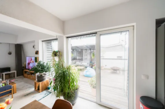 vand apartament la etaj retras tip penthouse