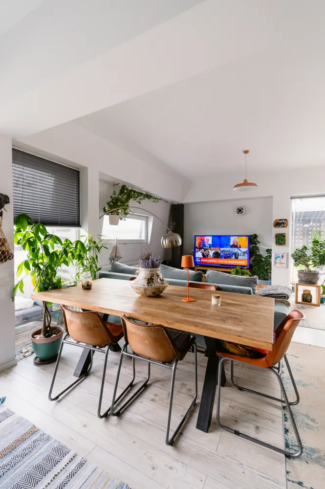 vand apartament la etaj retras tip penthouse