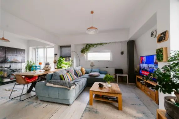 vand apartament la etaj retras tip penthouse