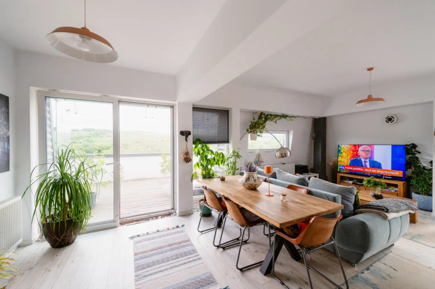vand apartament la etaj retras tip penthouse