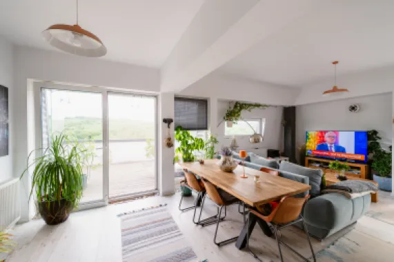 vand apartament la etaj retras tip penthouse