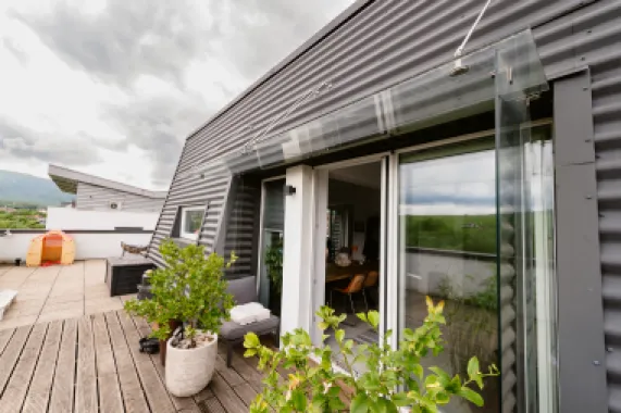 vand apartament la etaj retras tip penthouse