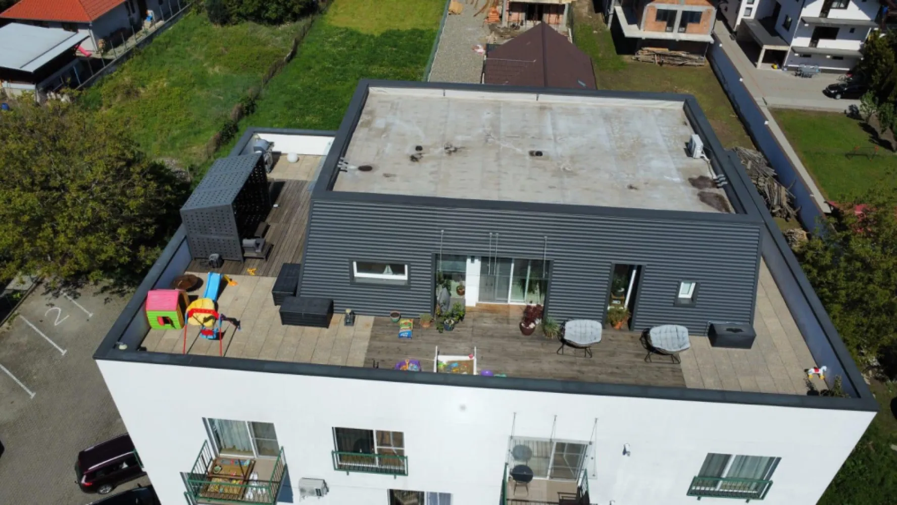 vand apartament la etaj retras tip penthouse