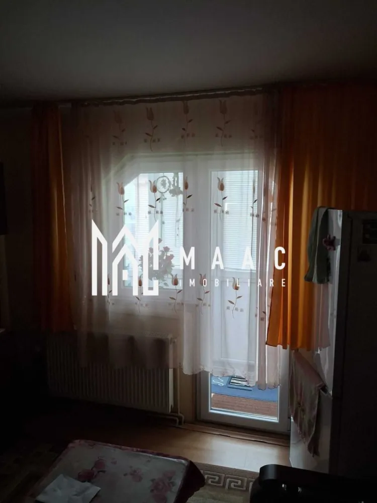 Apartament 2 camere | 37 MPU | Etaj 4 | Balcon | Hipodrom 3 - MAAC Imobiliare vă propune spre vânzare un apartament cu 2 camere, situat în zona Hipodrom III, într-o zonă bine conectată și cu acces facil la punctele de interes ale orașului. Detalii proprietate: Suprafață utilă: 37 mp Compartimentare: semidecomandată Etaj: 4 din 4 Balcon închis cu geamuri termopan Apartament acoperit cu poliglas Dotări și finisaje: Centrală termică proprie Vaillant TurboTec Izolație termică Bucătărie finisată cu gresie și faianță Hol finisat cu gresie și faianță Ușă metalică la intrare Apartament bine întreținut Avantaje zonă – Hipodrom III: Aproape de magazine, școli, farmacii Acces rapid la mijloacele de transport în comun Zonă potrivită atât pentru locuire, cât și pentru investiție Pentru mai multe detalii precizati telefonic ca ati vazut anuntul cu ID: CP2867237 }}