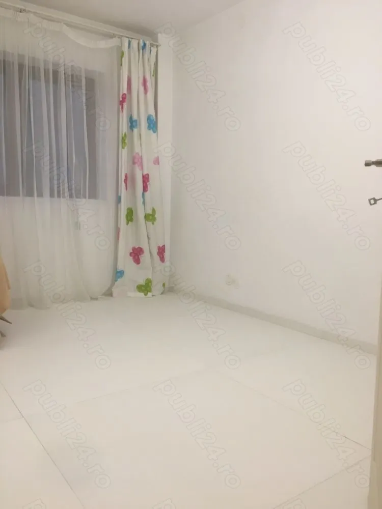 4 camere parter, acces exterior ( sos. Berceni ) - 130.000 la plata cash, preț fix 

Agențiile nu deranjați, nu colaborez ! CLAR

4 camere, decomandat, 83Mp utili + 14mp teren in acte cota indiviza, 
parter p+8 cu intrare separată , 
scara exterioara proprie schimbare destinație, 
posibilitate 2 balcoane similare celor de pe verticala. 
Acces pe 2 cai in apartament,
Usi metalice exterioare de calitate, acces pe 2 cai in scara blocului ( constructie 1986 solida ) monitorizare video,boxe subsol libere. 
3 camere cu gresie Spania - 1m 1m, hol+ living - parchet lemn masiv. 
Bucătăria foarte spațioasă, 
Wc serviciu + baia mare lux, ambele toalete au geamuri mari pt aerisire
Încălzire RADET. 
Termopane noi. 
Instalatii electrice sanitare schimbate recent.
Se vinde gol sau doar cu mobilier de bucatarie.
Mega Image, Lidl, Kaufland, scoala, gradinita, biserica, 3 spitale in zona, loc de joaca pentru copii peste strada, 4-5min de metrou si piata. 
Stalpi si pereti din beton (de rezistenta) de 20cm grosime.