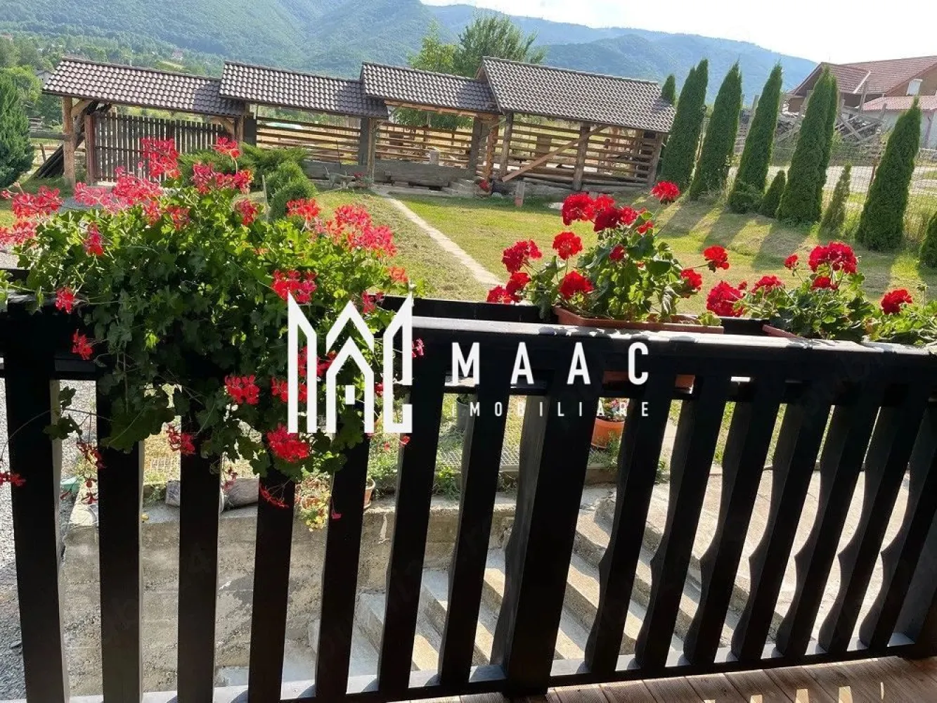 Vilă/Pensiune | 256 MPU | 7 camere | 2000 MP Teren | Tocile