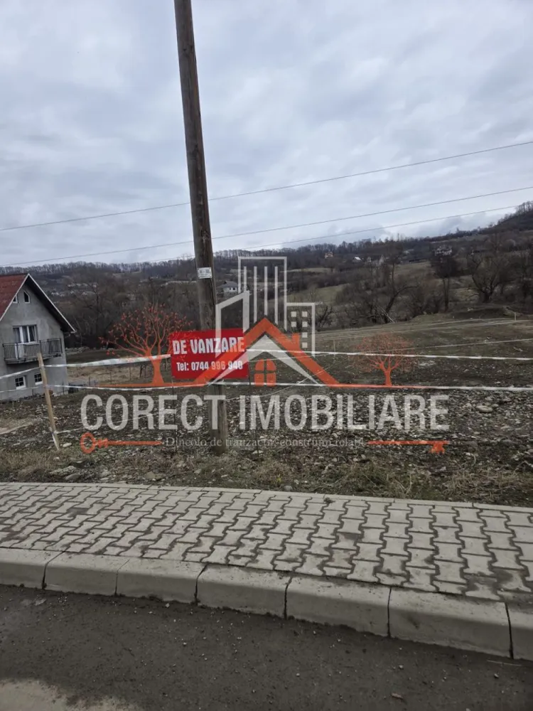 De vanzare teren valea ghinzii - Oportunitate unica pentru investitori si dezvoltatori !
Se vinde teren in Valea Ghinzii cu urmatoarele caracteristici:
-suprafata 3000 mp 
-deschidere stradala 
-posibilitate parcelare
- 7500 euro/ar
Se poate oferii la cere si proiect aprobat de locuințe colective .
 Nr. CP2318971