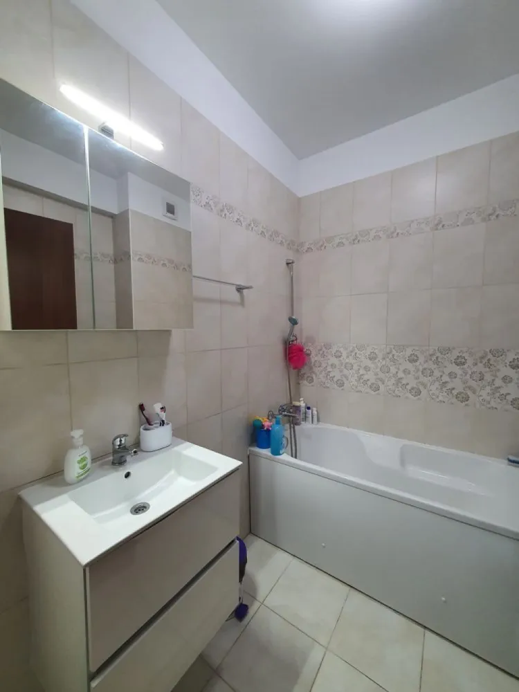 Ag BRASADAS închiriază ap 2 cam Tineretului Carol City Parc. - Agenția BRASADAS închiriază apartament DECOMANDAT cu 2 camere construit in 2017 situat intr-o zona linistita in complexul Carol City Parc, la 50 m de Parcul Carol si la 5 min de statia de metrou Tineretului. 
Complet utilat si mobilat, cu centrala proprie si aer conditionat. 
www.brasadas.com.