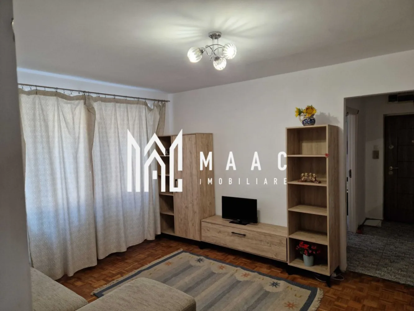 Apartament 3 camere | Parter | 70 MPU | Cedonia - MAAC Imobiliare vă propune spre închiriere un apartament complet utilat, situat în zona Cedonia, o zonă bine conectată și apreciată din Sibiu. Detalii apartament: Apartament dotat cu toate cele necesare pentru locuire Spațiu funcțional, potrivit pentru închiriere pe termen lung Avantaje locație – Cedonia: Aproape de școli Magazine și servicii în imediata apropiere: Trans Agape, Profi, farmacie, dispensar Stație de autobuz și stație de taxi la distanță mică Zonă bine deservită de transportul public Condiții: Se acceptă animale de companie – pisici Pentru mai multe detalii sau programarea unei vizionări, nu ezitați să ne contactați specificand ID: CP2872190 }}