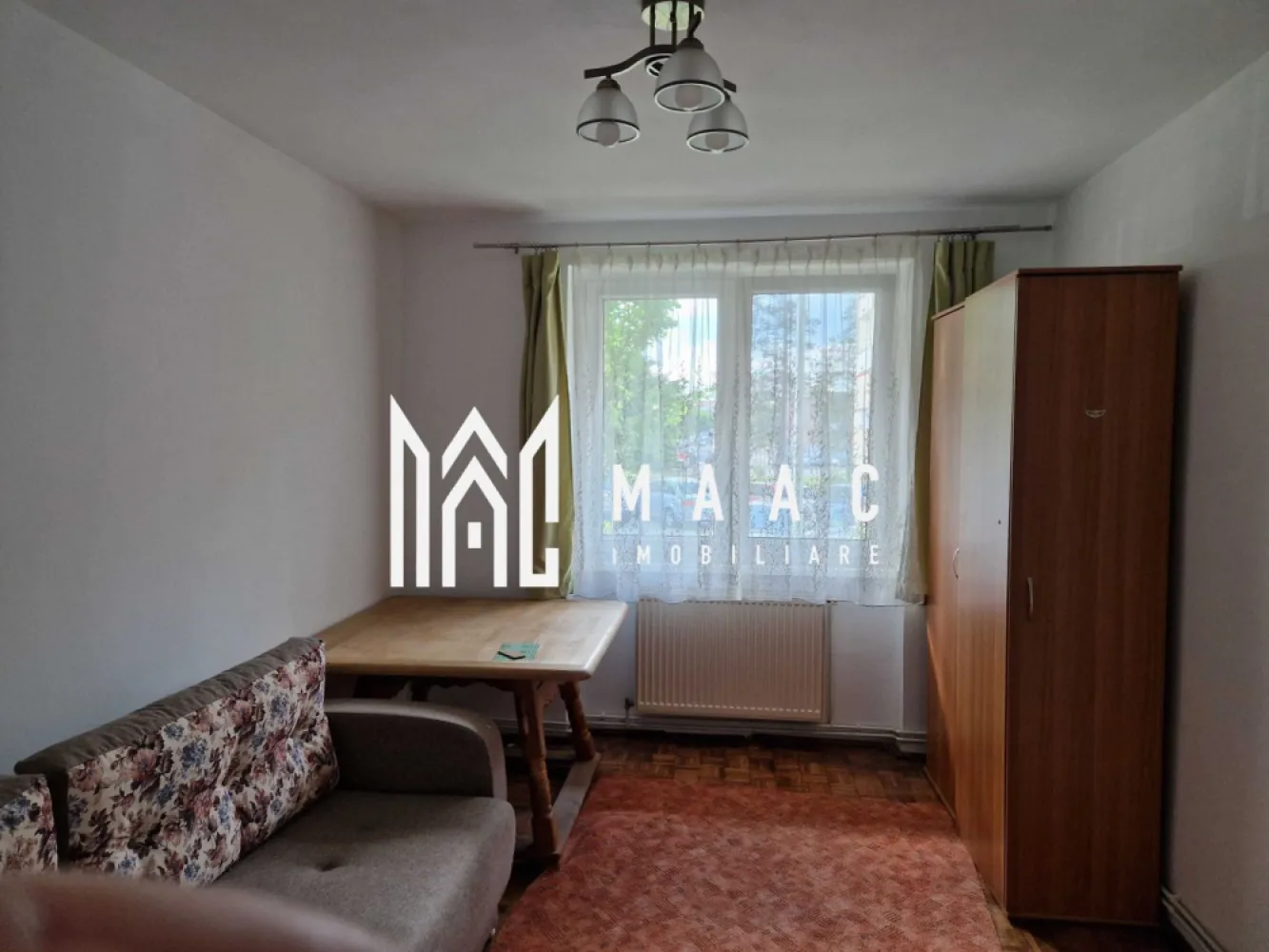 Apartament 3 camere | Parter | 70 MPU | Cedonia - MAAC Imobiliare vă propune spre închiriere un apartament complet utilat, situat în zona Cedonia, o zonă bine conectată și apreciată din Sibiu. Detalii apartament: Apartament dotat cu toate cele necesare pentru locuire Spațiu funcțional, potrivit pentru închiriere pe termen lung Avantaje locație – Cedonia: Aproape de școli Magazine și servicii în imediata apropiere: Trans Agape, Profi, farmacie, dispensar Stație de autobuz și stație de taxi la distanță mică Zonă bine deservită de transportul public Condiții: Se acceptă animale de companie – pisici Pentru mai multe detalii sau programarea unei vizionări, nu ezitați să ne contactați specificand ID: CP2872190 }}