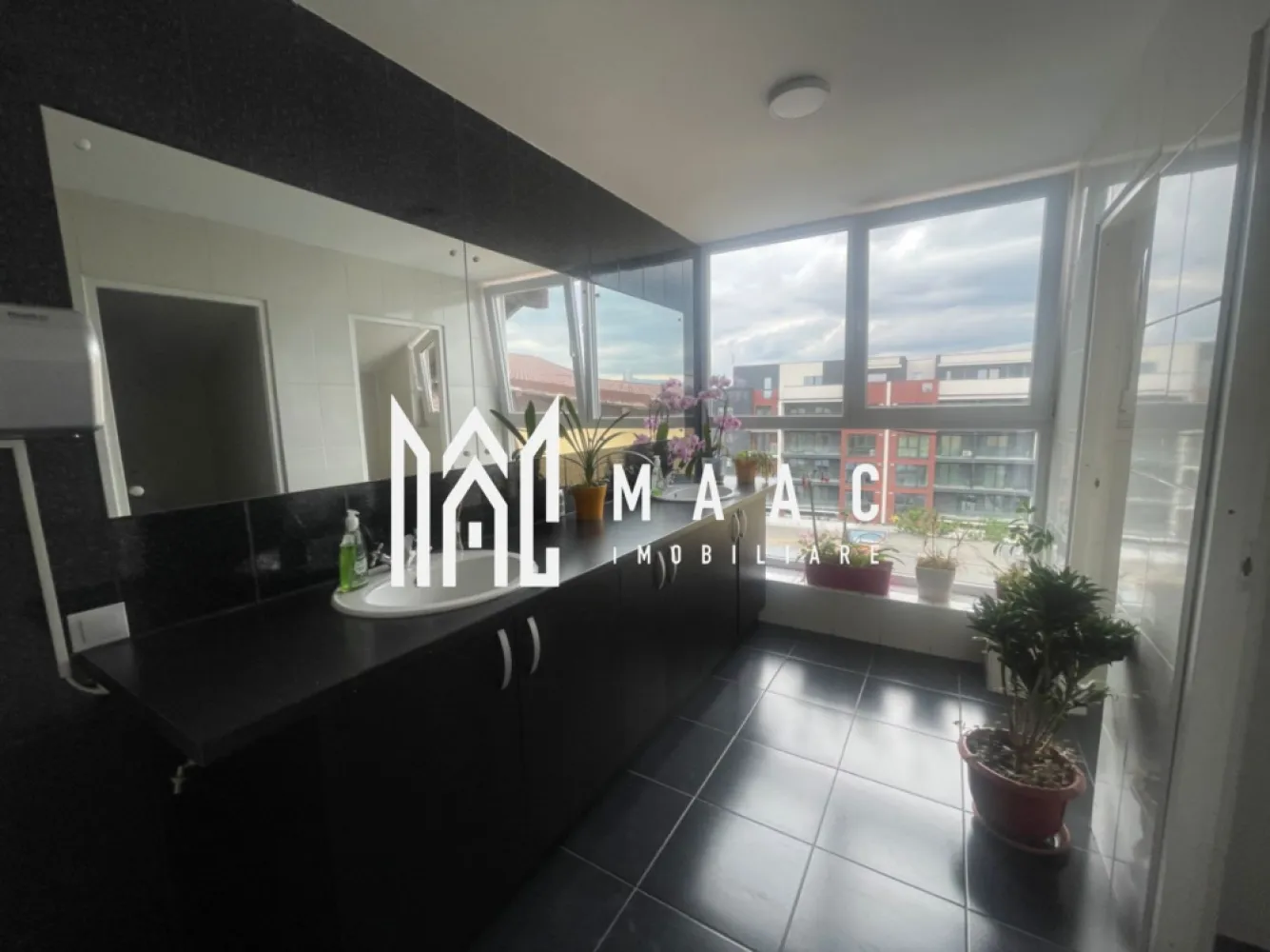 Spatiu birouri open space| 57 mp | Central