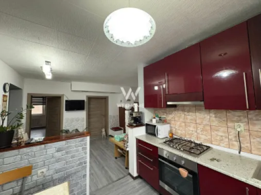 Casa tip duplex - 4 camere, balcon si curte proprie - Zona Lazaret