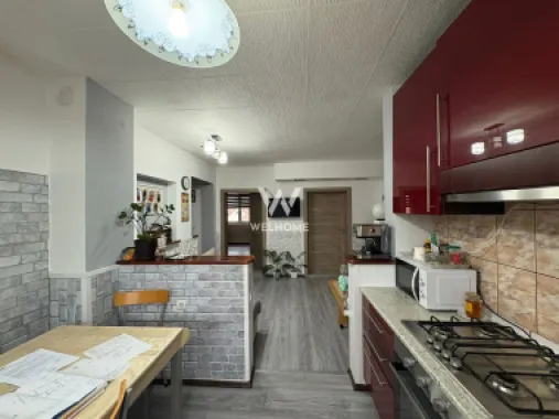 Casa tip duplex - 4 camere, balcon si curte proprie - Zona Lazaret