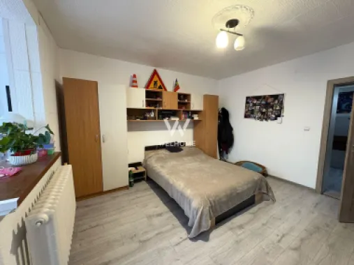 Casa tip duplex - 4 camere, balcon si curte proprie - Zona Lazaret