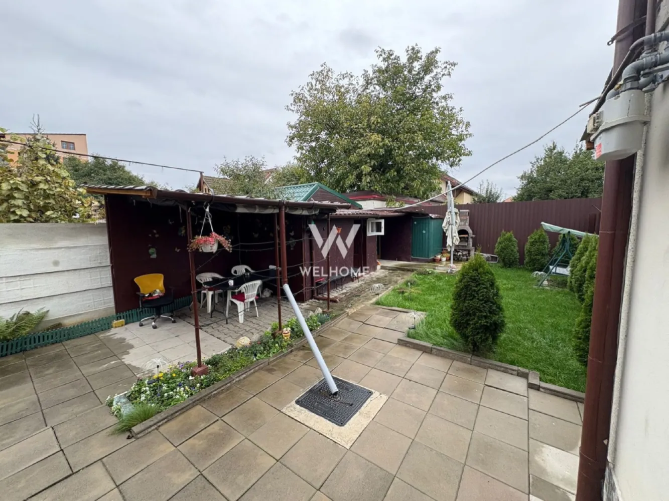 Casa tip duplex - 4 camere, balcon si curte proprie - Zona Lazaret