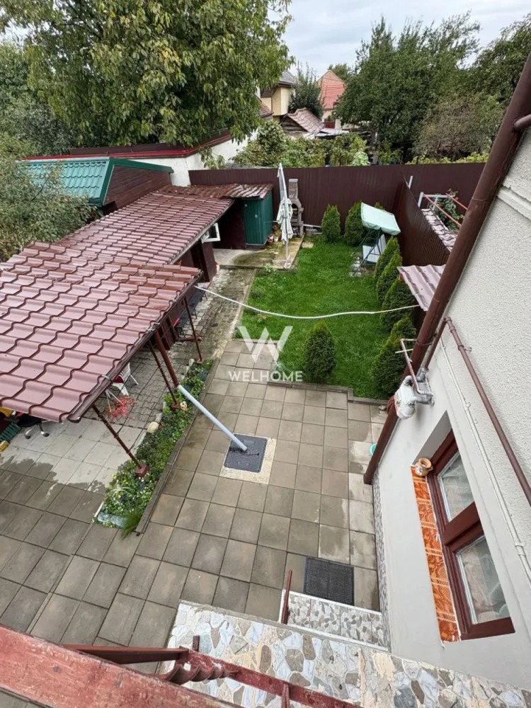 Casa tip duplex - 4 camere, balcon si curte proprie - Zona Lazaret