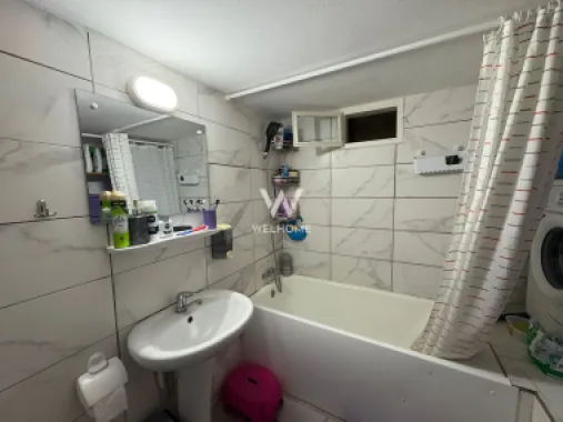 Casa tip duplex - 4 camere, balcon si curte proprie - Zona Lazaret