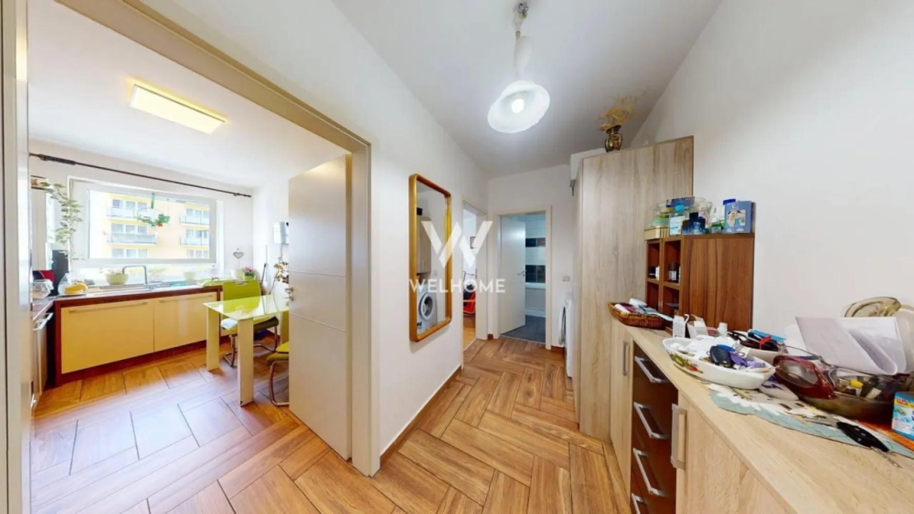 Apartament decomandat, 2 camere, balcon, boxa - Avangarden - Se vinde apartament modern cu 2 camere decomandate, situat in complexul Avangarden – Doamna Stanca, una dintre cele mai cautate zone rezidentiale din Sibiu. Locuinta este amplasata la etajul 2 al unui imobil cu 8 etaje si lift, oferind confort, acces facil si o compartimentare foarte practica.

suprafata utila: 50 mp
balcon: 5 mp
boxa pentru depozitare inclusa
etaj 2/8

Compartimentare: hol de acces, living luminos, bucatarie separata, dormitor spatios, baie + balcon

Apartamentul este amenajat modern, cu mobilier si finisaje atent alese, si se vinde complet mobilat si utilat, exact ca in fotografii. Proprietatea este pregatita pentru mutare imediata, fiind ideala atat pentru locuit, cat si pentru investitie.

Avantaje:

decomandat
boxa inclusa
etaj intermediar
bloc cu lift
zona moderna si bine dezvoltata
acces rapid catre Shopping City, supermarketuri, farmacii si statii de autobuz

Pentru mai multe detalii sau programarea unei vizionari, contactati-ne.