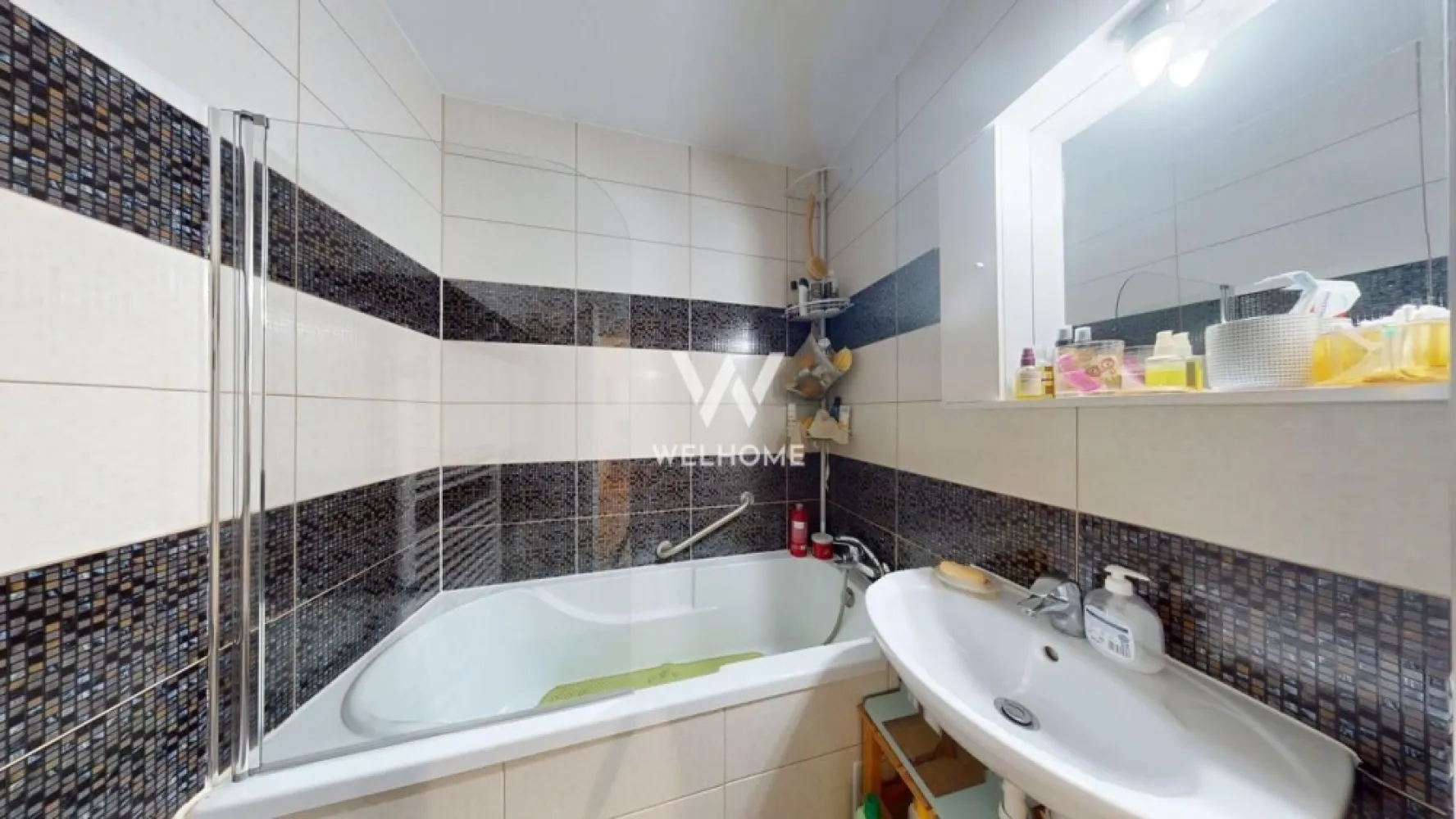 Apartament decomandat, 2 camere, balcon, boxa - Avangarden