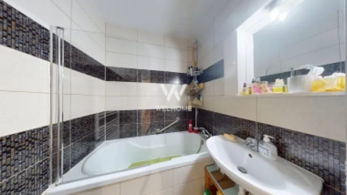 Apartament decomandat, 2 camere, balcon, boxa - Avangarden
