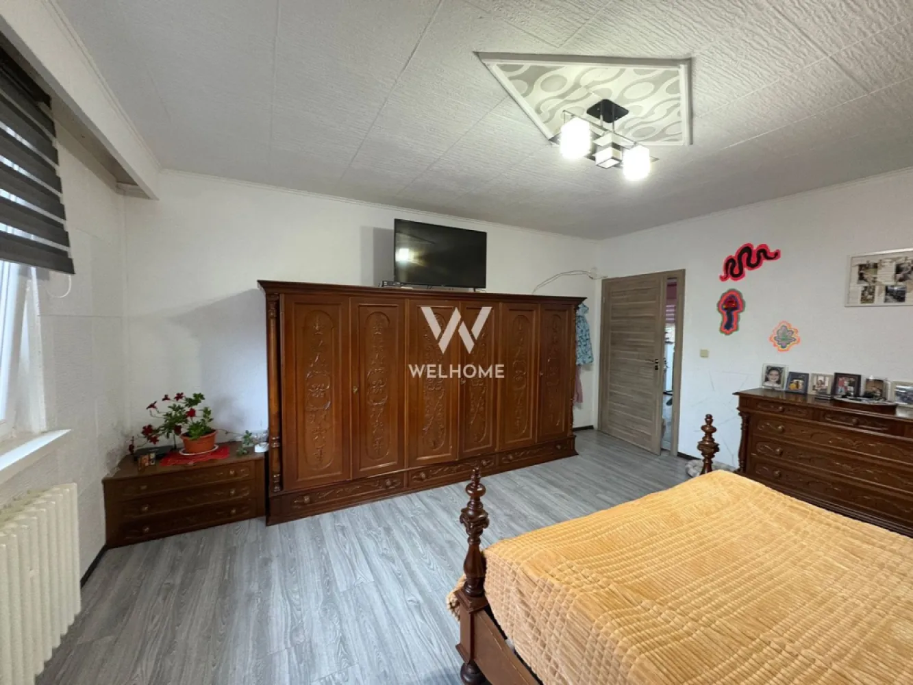 Casa tip duplex - 4 camere, balcon si curte proprie - Zona Lazaret