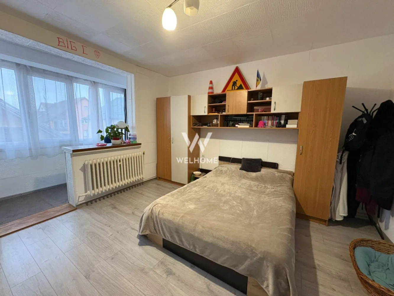 Casa tip duplex - 4 camere, balcon si curte proprie - Zona Lazaret