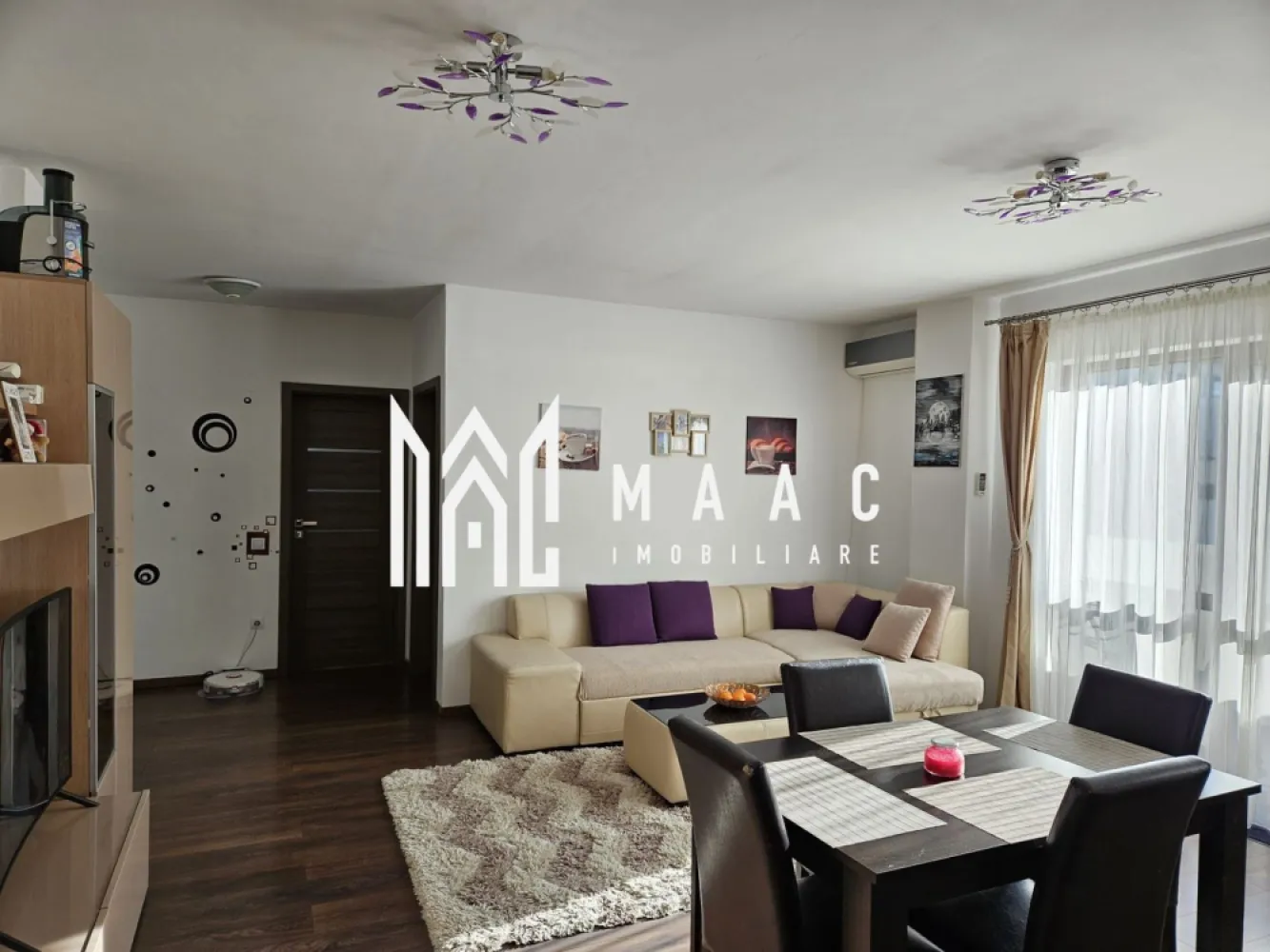 Apartament elegant cu 3 camere, 66 mp utili – Doamna Stanca - MAAC va propune spre vanzare apartament cu 3 camere, luminos și spațios, ideal atât pentru locuire, cât și pentru investiție. Apartamentul este situat la etajul 5 din 5, într-un bloc prevăzut cu lift. Apartamentul este decomandat, având o compartimentare eficientă ce oferă confort și funcționalitate. Dormitor 1: 20 mp, generos și bine luminat. Dormitor 2: 12 mp, ideal ca dormitor secundar, cameră pentru copii sau birou. Living cu bucătărie open-space: 27 mp, spațiu amplu pentru relaxare și zona de dining. Baie: 5,51 mp, dotată cu geam pentru aerisire naturala. Hol: 2,84 mp. Balcon spațios: 6,6 mp, perfect pentru zona de relaxare sau depozitare. Apartamentul se predă mobilat și utilat complet, fiind pregătit pentru mutare imediată. Finisajele sunt moderne, realizate cu materiale de calitate superioară: parchet, gresie, geamuri termopan cu tâmplărie PVC de foarte bună calitate și aer condiționat, asigurând confortul termic pe tot parcursul anului. Apartamentul este amplasat într-o zonă foarte bine cotată, care oferă numeroase beneficii locatarilor. Loc de joacă și grădiniță de stat la doar 3 minute de mers pe jos, un real avantaj pentru familiile cu copii. În imediata apropiere se regăsesc multiple obiective de interes public, precum Shopping City, Mega Image, Kaufland, farmacii, magazine, precum și alte servicii esențiale pentru un stil de viață confortabil. Pentru mai multe detalii si programarea unei vizionari va rugam sa specificati ID: CP2872018. }}