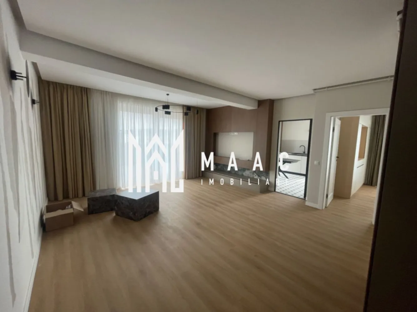 Penthouse de inchiriat | 120 mp | zona Lazaret - MAAC Imobiliare va propune spre închiriere un penthouse spectaculos, situat in zona Lazaret, foarte aproape de Peomenada mall, cu o suprafață utilă generoasă de 120 mp, imprejmuit de o terasă impresionantă. Proprietatea se remarcă prin spațiile ample, luminozitatea naturală abundentă și finisajele premium.

Compartimentare inteligentă, decomandat si utilat premium.

- 4 dormitoare luminoase
- Bucătărie complet utilată
- Dressing
- Spații multiple de depozitare
- Doua bai
- Terasă ideală pentru relaxare sau zonă de socializare

Dotări și finisaje premium.
Ferestre mari, cu suprafețe vitrate ample ce oferă lumină naturală pe tot parcursul zilei
Finisaje elegante și materiale de calitate superioară

Un spațiu cu adevărat special.
Locația este excelentă, într-o zonă apreciată din Sibiu, cu acces facil către punctele de interes, magazine, școli și mijloace de transport.

Penthouse-ul este ideal pentru cei care își doresc spațiu, confort, eficiență energetică și un stil de viață premium.
Pentru mai multe detalii si programarea unei vizionari va rugam sa specificati ID: CP3107265
