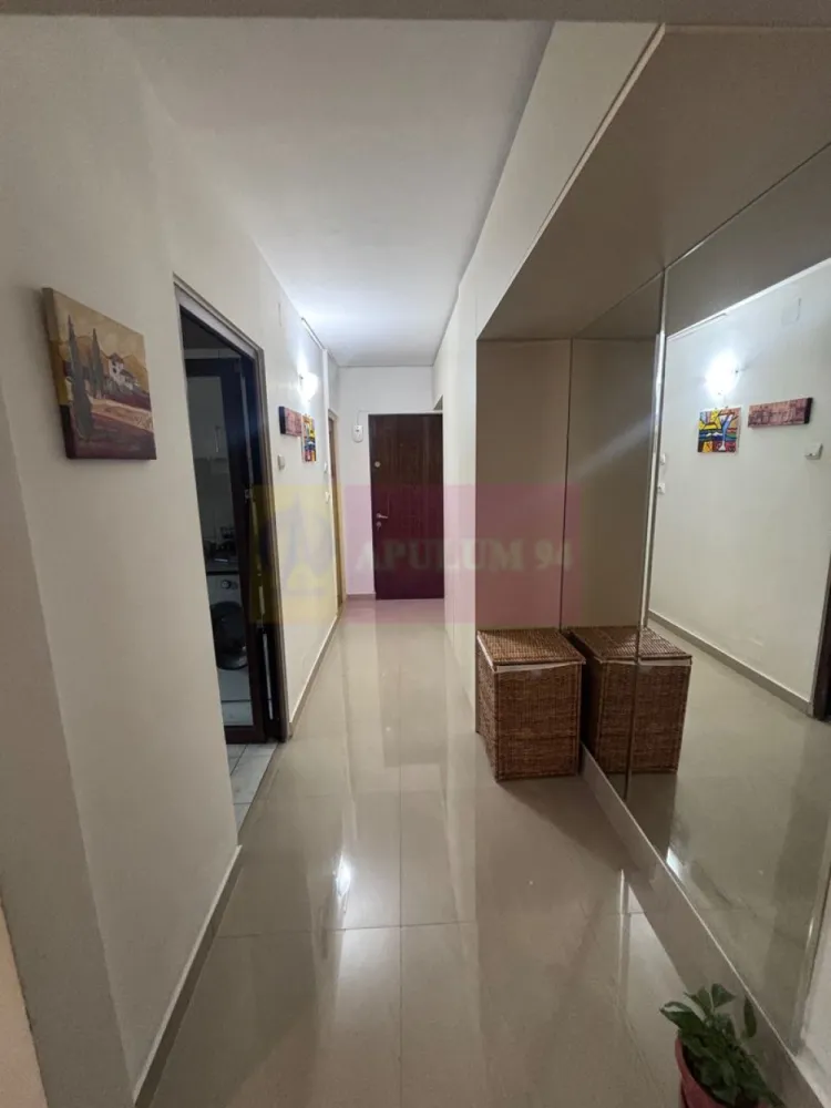 Apartament 2 camere mobilat Tineretului-Vacaresti - Agentia Imobiliara Apulum 94
Vinde apartament de 2 camere, cu priveliste catre parcul Tineretului. 
Este situat , in proximitatea parcului Tineretului (Lumea Copiilor), se vinde mobilat la pret de 140.000 euro NEGOCIABIL. 
Detine si 2 locuri de parcare PS4. 

In vecinatate:
- Parcul Tineretului-Lumea Copiilor
- ⁠Sun Plaza Mall 
- ⁠metrou Mihai Bravu 
- ⁠metrou Piata Sudului
- ⁠metrou Constantin Brancoveanu 
- ⁠statii STB
Apartamentul se afla la etajul 4, intr-un bloc construit in 1986.