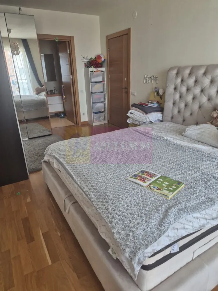 Apartament 3 camere InCity Residence - Va oferim spre vanzare un apartament de 3 camere in complexul In City Dudesti, la etajul10/17, decomndat, cu 2 grupuri sanitare si 2 balcoane. Scara este impecabil de curata si cu 2 lifturi.
Pentru detalii si vizionari contactati agentul Dona Camelia 0733683461