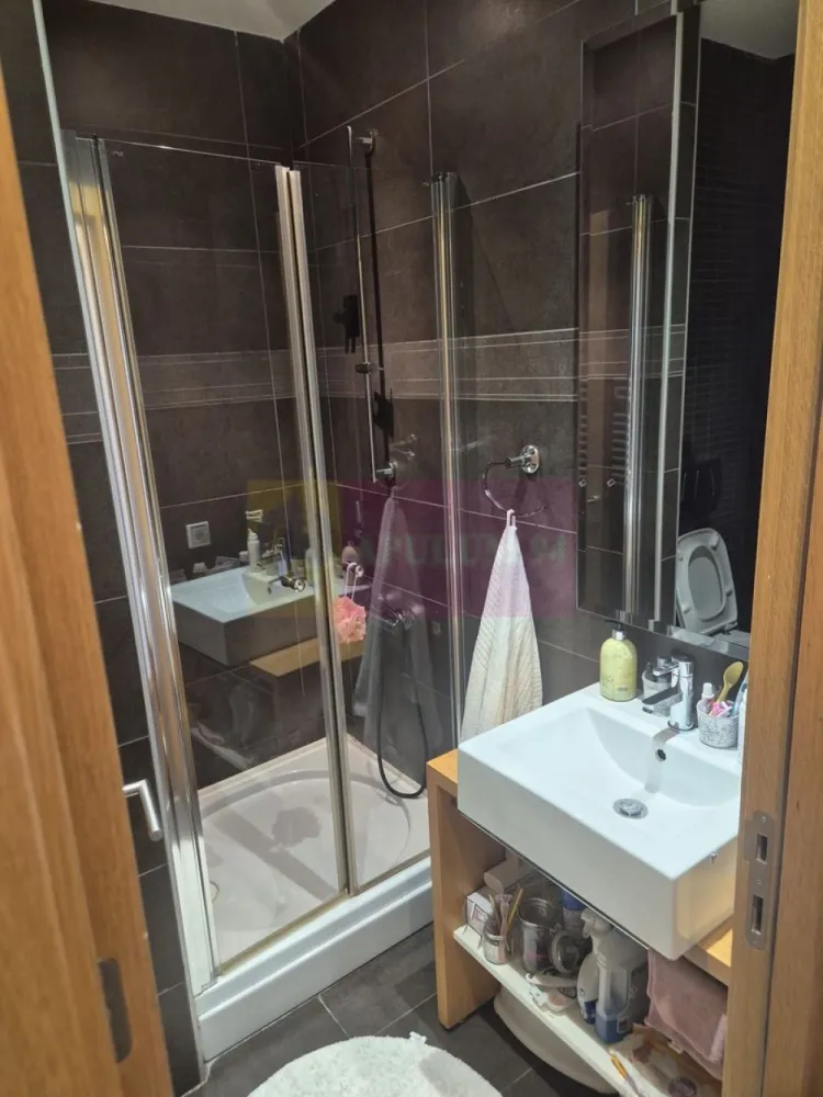 Apartament 3 camere InCity Residence - Va oferim spre vanzare un apartament de 3 camere in complexul In City Dudesti, la etajul10/17, decomndat, cu 2 grupuri sanitare si 2 balcoane. Scara este impecabil de curata si cu 2 lifturi.
Pentru detalii si vizionari contactati agentul Dona Camelia 0733683461