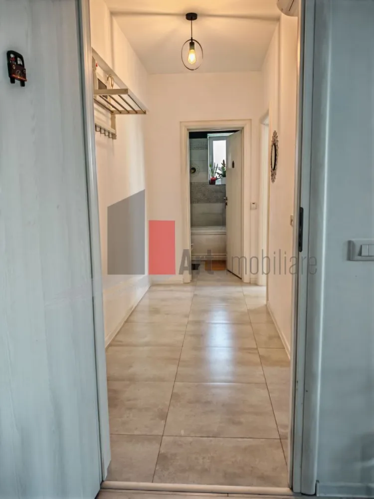 Apartament cu doua camere de vanzare -Pacii-cu centrala-mobilat si utilat