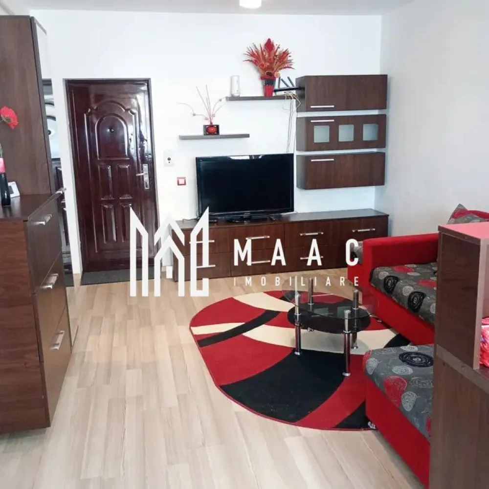 Apartament 3 camere I Decomandat I Etaj 2 I Rahovei- Supeco - Se oferă spre închiriere apartament cu 3 camere decomandate, situat la etajul 2 din 4 al unui imobil amplasat în zona Rahovei – Supeco, o locație apreciată pentru accesibilitate și apropierea față de toate facilitățile importante ale orașului.

Locuința este complet mobilată și utilată, fiind ideală pentru familie sau persoane care își doresc spațiu și confort.

Caracteristici:
3 camere decomandate
Etaj 2 din 4
Complet mobilat și utilat
Compartimentare practică și eficientă
Apartament luminos și bine întreținut
Avantaje:
Disponibil imediat
Se închiriază pe termen lung
Se acceptă animale de companie
Zonă foarte bine conectată la magazine, transport public, școli și alte facilități
Ideal pentru familie sau cupluri care caută confort și accesibilitate

Un apartament spațios și funcțional, situat într-o zonă apreciată din Sibiu, pregătit pentru mutare imediată.

Pentru informati si vizionari: CP3106200