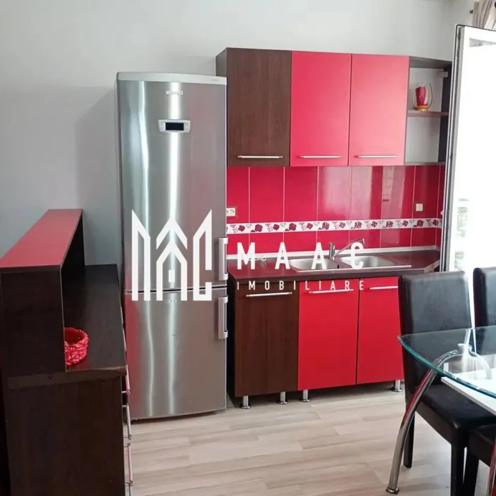 Apartament 3 camere I Decomandat I Etaj 2 I Rahovei- Supeco - Se oferă spre închiriere apartament cu 3 camere decomandate, situat la etajul 2 din 4 al unui imobil amplasat în zona Rahovei – Supeco, o locație apreciată pentru accesibilitate și apropierea față de toate facilitățile importante ale orașului.

Locuința este complet mobilată și utilată, fiind ideală pentru familie sau persoane care își doresc spațiu și confort.

Caracteristici:
3 camere decomandate
Etaj 2 din 4
Complet mobilat și utilat
Compartimentare practică și eficientă
Apartament luminos și bine întreținut
Avantaje:
Disponibil imediat
Se închiriază pe termen lung
Se acceptă animale de companie
Zonă foarte bine conectată la magazine, transport public, școli și alte facilități
Ideal pentru familie sau cupluri care caută confort și accesibilitate

Un apartament spațios și funcțional, situat într-o zonă apreciată din Sibiu, pregătit pentru mutare imediată.

Pentru informati si vizionari: CP3106200
