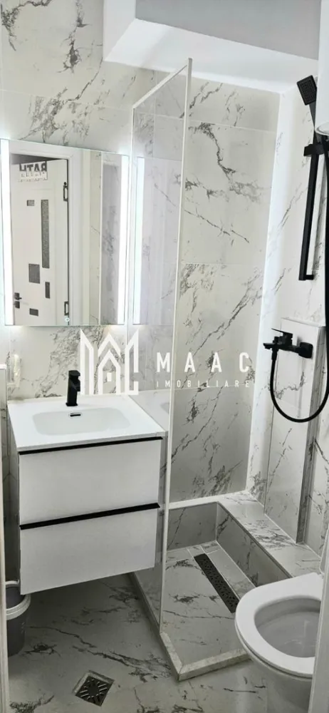 Garsoniera | Etaj 1 | Renovata complet | Mobilata | Lazaret - MAAC Imobiliare vă propune spre închiriere o garsonieră complet renovată, situată la etajul 1 al unui imobil din zona Lazaret, dupa podul garii ideală pentru o persoană singură sau un cuplu care caută un spațiu modern, luminos și eficient compartimentat.

Caracteristici:
Garsonieră situată la etajul 1 din 4
Suprafață utilă: 13 mp
Renovată complet, inclusiv instalațiile electrice și sanitare
Foarte luminoasă
Localizată într-o zonă cu acces rapid la magazine, stații de transport, servicii și alte facilități

Compartimentare:
Hol mic de intrare
Baie modernă, dotată cu cabină de duș
Dormitor funcțional, cu bucătărie compactă integrată

Condiții de închiriere:
Se percepe prima lună de chirie și garanție.

Pentru mai multe detalii precizati telefonic ca ati vazut anuntul cu ID: CP3106507