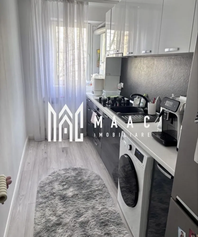 Apartament 3 camere | Ostroveni | Etaj 2 | 94 mpu | - MAAC Imobiliare vă propune spre vânzare un apartament spațios și modern, situat pe Bulevardul Tineretului, în zona S2 din Râmnicu Vâlcea, una dintre cele mai apreciate zone rezidențiale ale orașului. Proprietatea este amplasată la etajul 2 din 10 și oferă un echilibru perfect între confort, funcționalitate și poziționare excelentă.
Cu o suprafață utilă generoasă de 94 mp, apartamentul este ideal pentru o familie care își dorește spațiu, lumină naturală și acces rapid către toate facilitățile importante ale orașului. Se vinde complet mobilat și utilat, fiind pregătit pentru mutare imediată. Liftul din bloc a fost schimbat recent.Instalatia electrica si sanitara a fost schimbata total.
Apartament cu 4 camere
Suprafață utilă de 94 mp
Etaj 2 din 10
Situat pe Bulevardul Tineretului – zona S2
Complet mobilat și utilat
Ideal pentru locuit sau investiție
Compartimentare practică și luminoasă
Compartimentare:
Living generos și luminos
3 dormitoare spațioase
Bucătărie complet mobilată și utilată
2 băi
2 balcoane
Hol bine organizat
Dotări:
Mobilier complet
Electrocasnice incluse
Finisaje moderne
Spații generoase și bine iluminate natural
Compartimentare eficientă
Apartament pregătit pentru mutare imediată
Avantaje:
Poziționare excelentă într-o zonă apreciată
Acces rapid către magazine, școli și grădinițe
Ideal pentru familie
Etaj intermediar
Spațiu generos și confort ridicat
Potrivit și pentru investiție
Pentru mai multe informații și programarea unei vizionări:
Echipa MAAC Imobiliare vă stă la dispoziție. ID 3107833