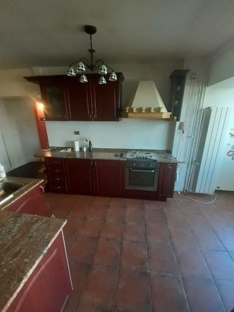 Proprietar închiriez 2 camere lux - 2 camere 45mp, parchet masiv, granit, mobila Mobexpert, a 2a închiriere. Aragazul se montează nou. NU LUCREZ CU AG IMOBILIARI. 1+1 chirie. Dristor 2 min de la metrou