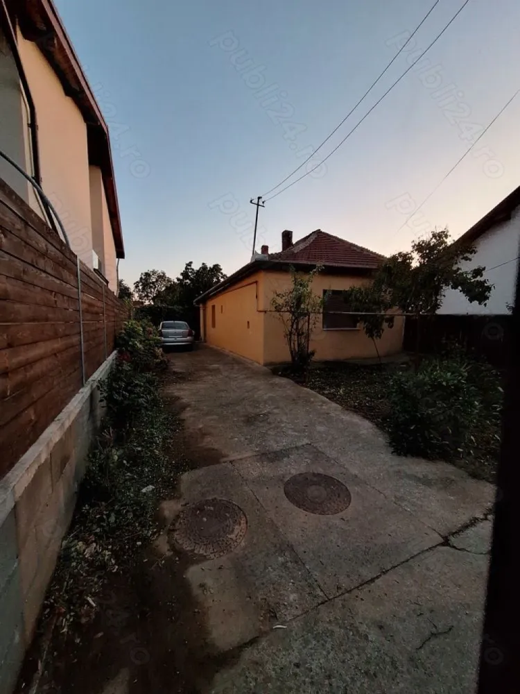 Casa Str. Liviu Rebreanu, zona Titulescu - Agenția BRASADAS vinde casa constructie veche dar ocupabila pe un teren de aproximativ 473mp, ingradit.
Racordata la toate utilitatile cu intrare auto, curte betonata partial, in spate gradina.
2 camere + camara, spais.
Pentru mai multe oferte accesați www.brasadas.com.